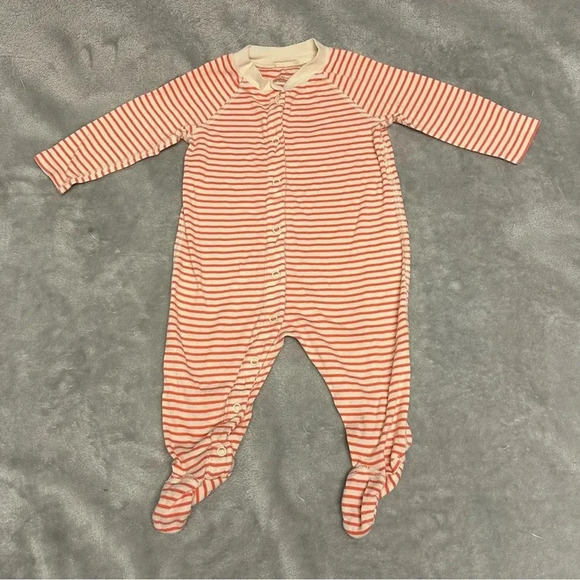 Hanna Andersson - long sleeve footed sleeper/romper. Size 3-6 months - Picture 3 of 3
